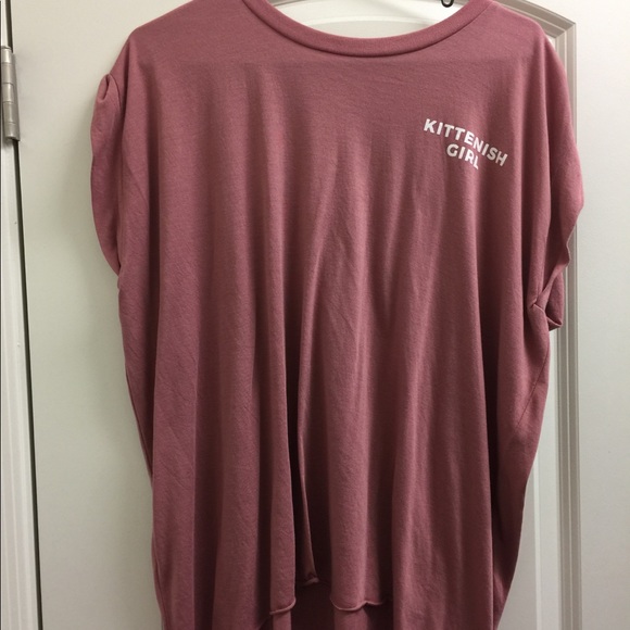Kittenish Tops - Kittenish tee
